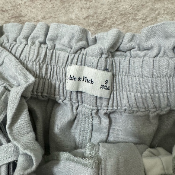 Abercrombie & Fitch linen blend paper bag shorts size small - Picture 2 of 3